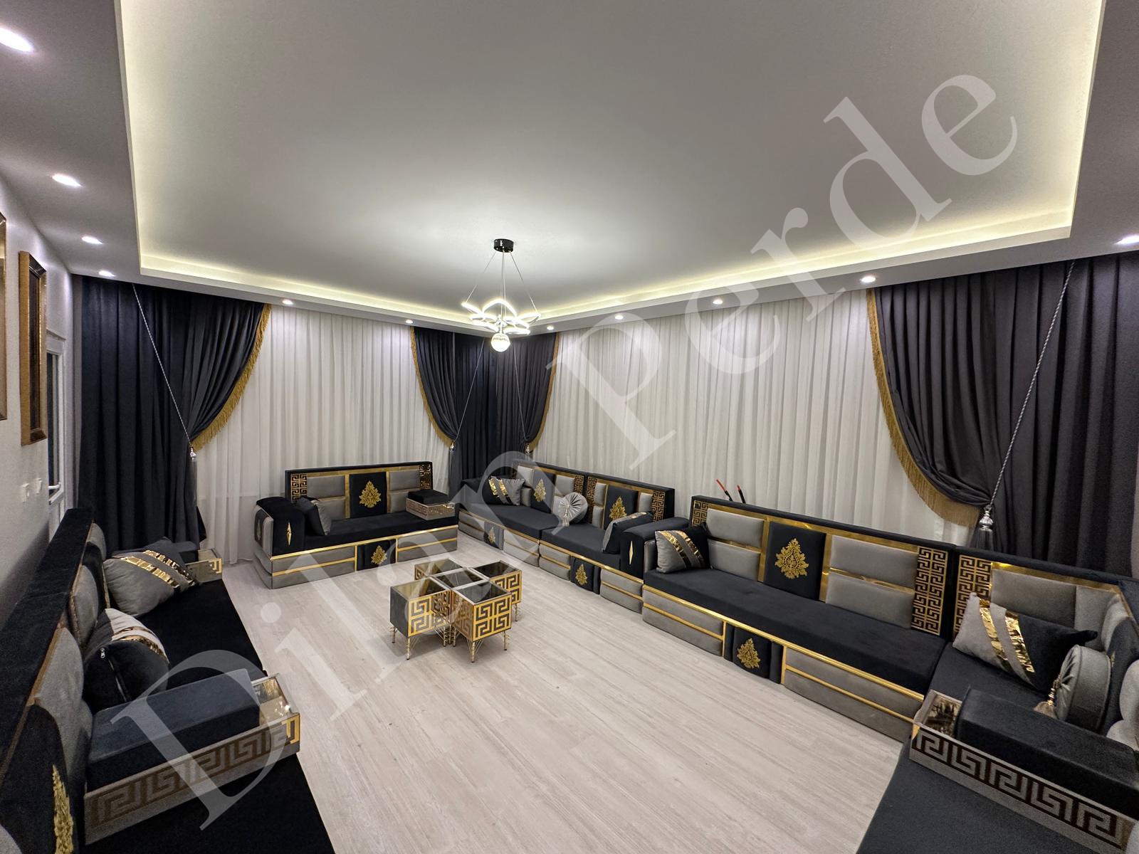 Avangard Siyah & Gold Fon